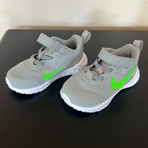 Toddler Nike shoe
